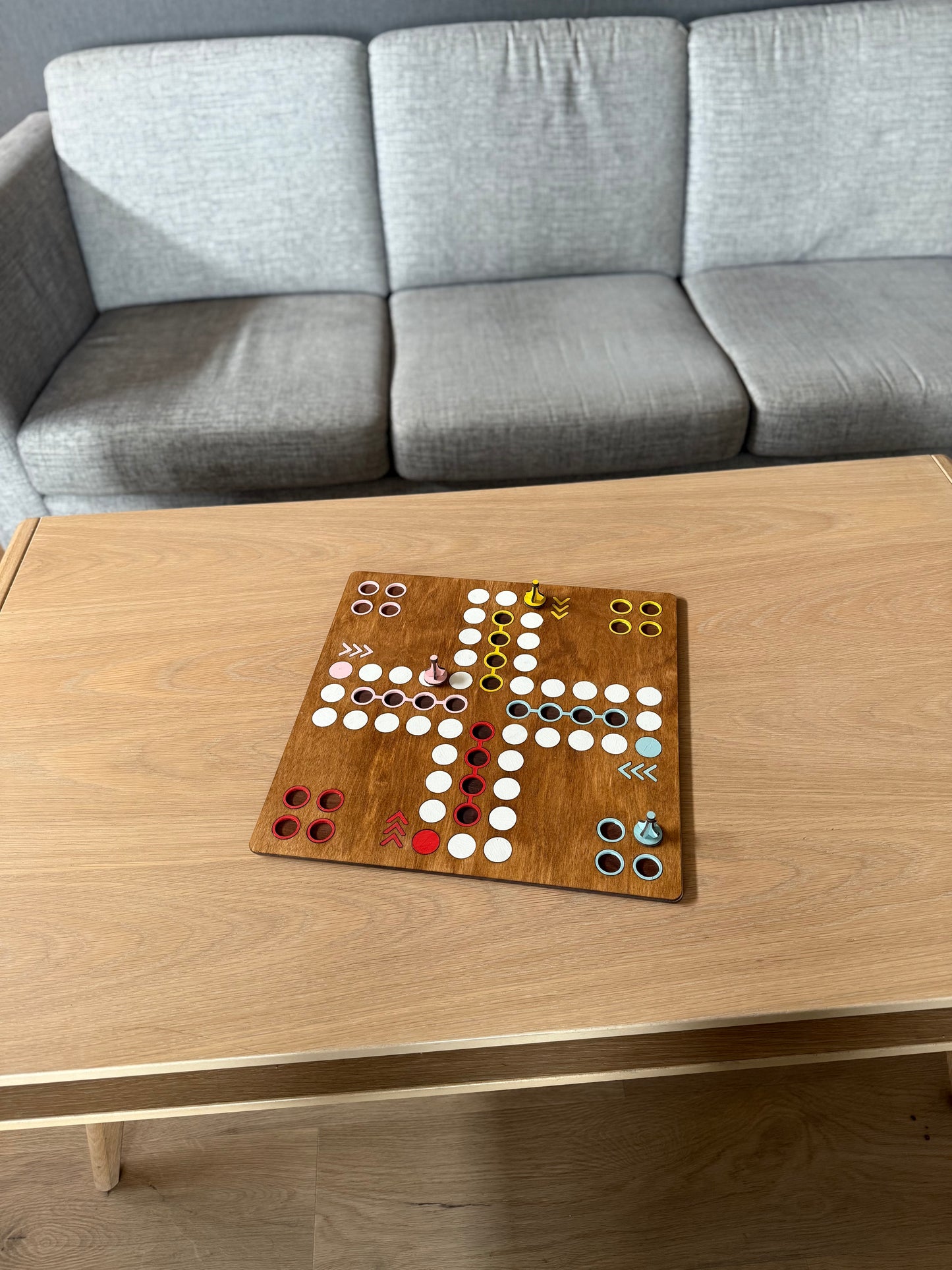 Ludo – the wooden workshop team, with care in every detail