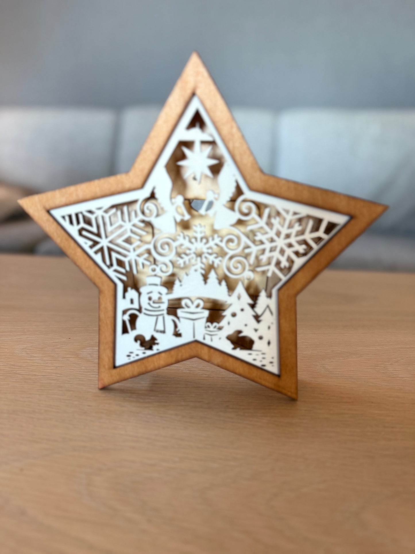Wooden Christmas star – laser-cut with LED lights and five unique designs