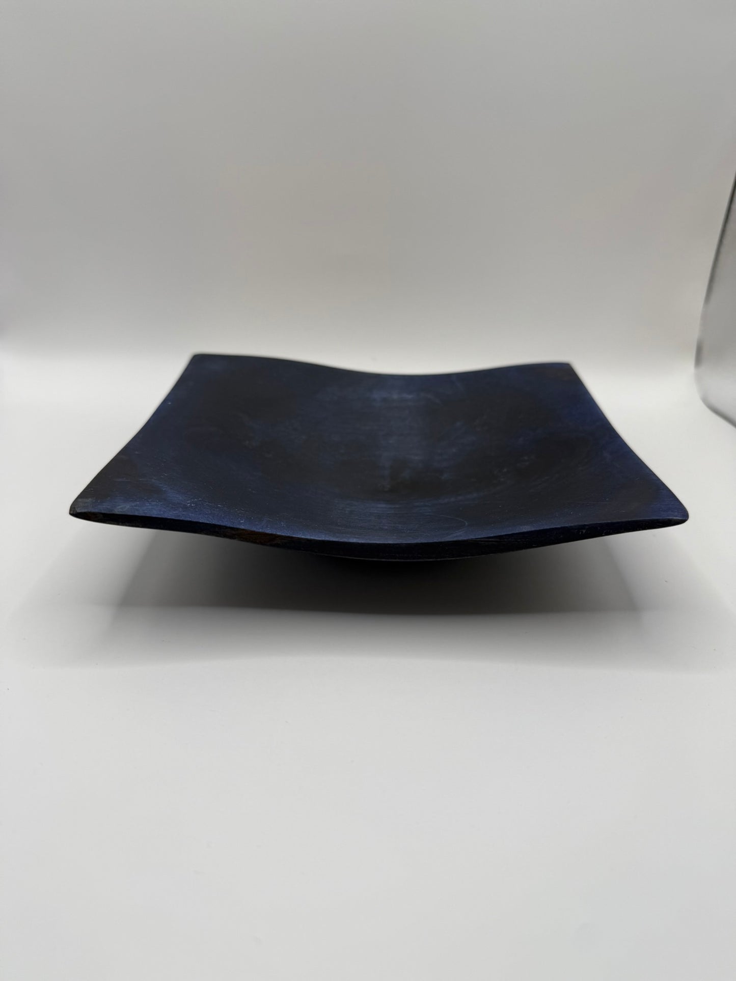 Square decorative wooden tray – royal blue and black (17 × 15 × 4.5 cm)
