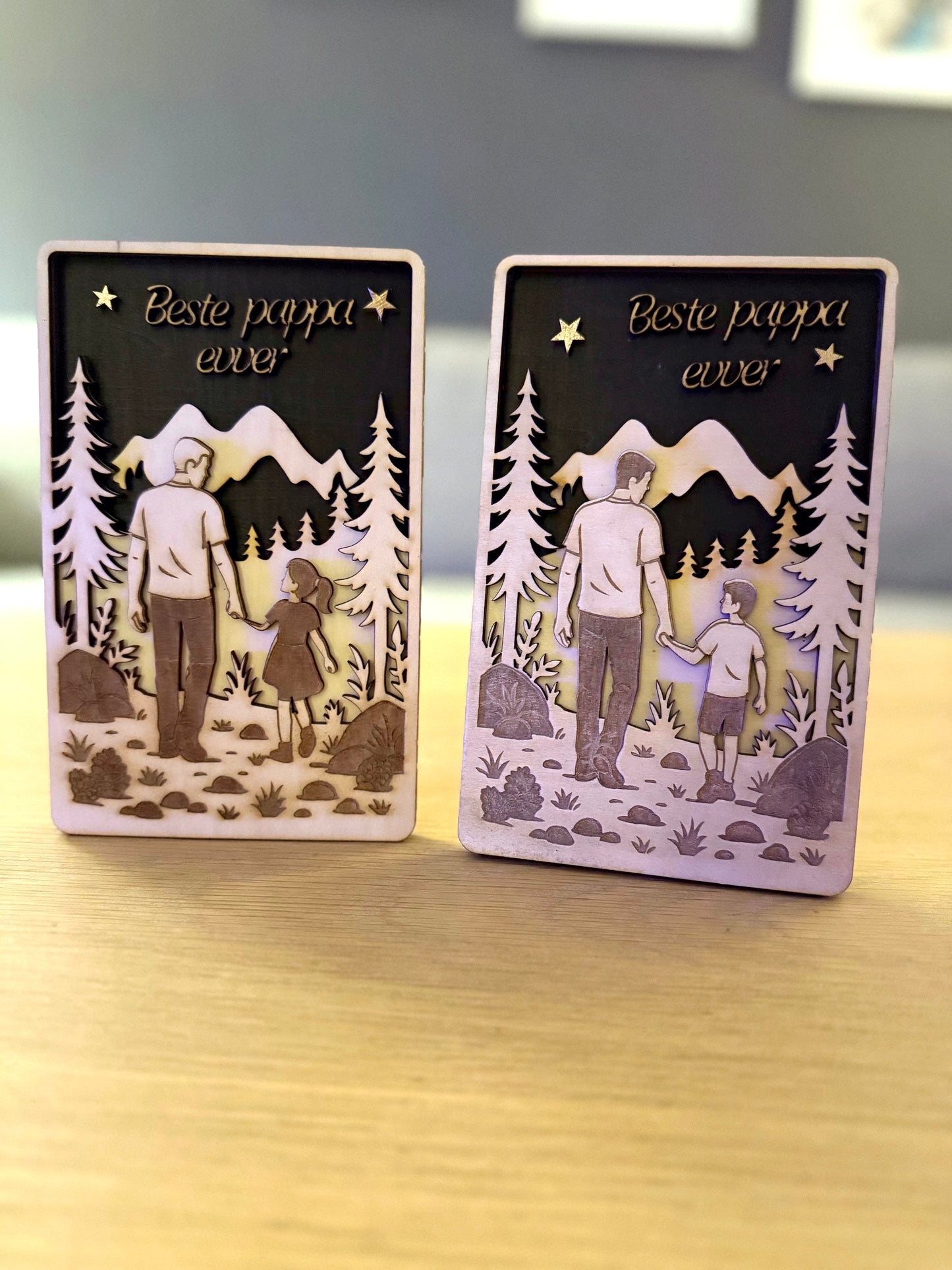 Three-layer 3D sign – "Best Dad Ever" with father and child in the forest (25x20 cm)