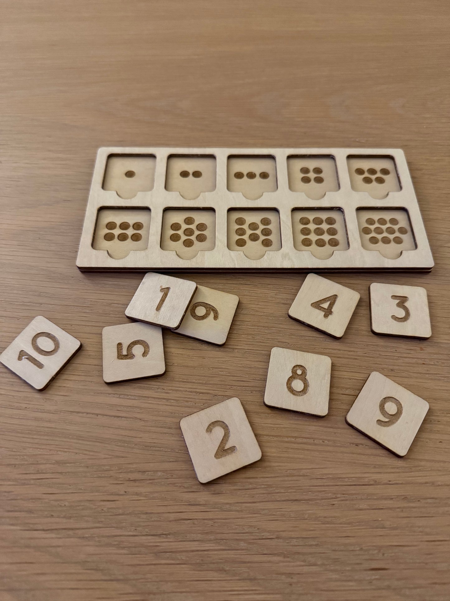 Wooden Number and Dice Game – Montessori-Inspired Learning Game (9.5×19.5 cm)