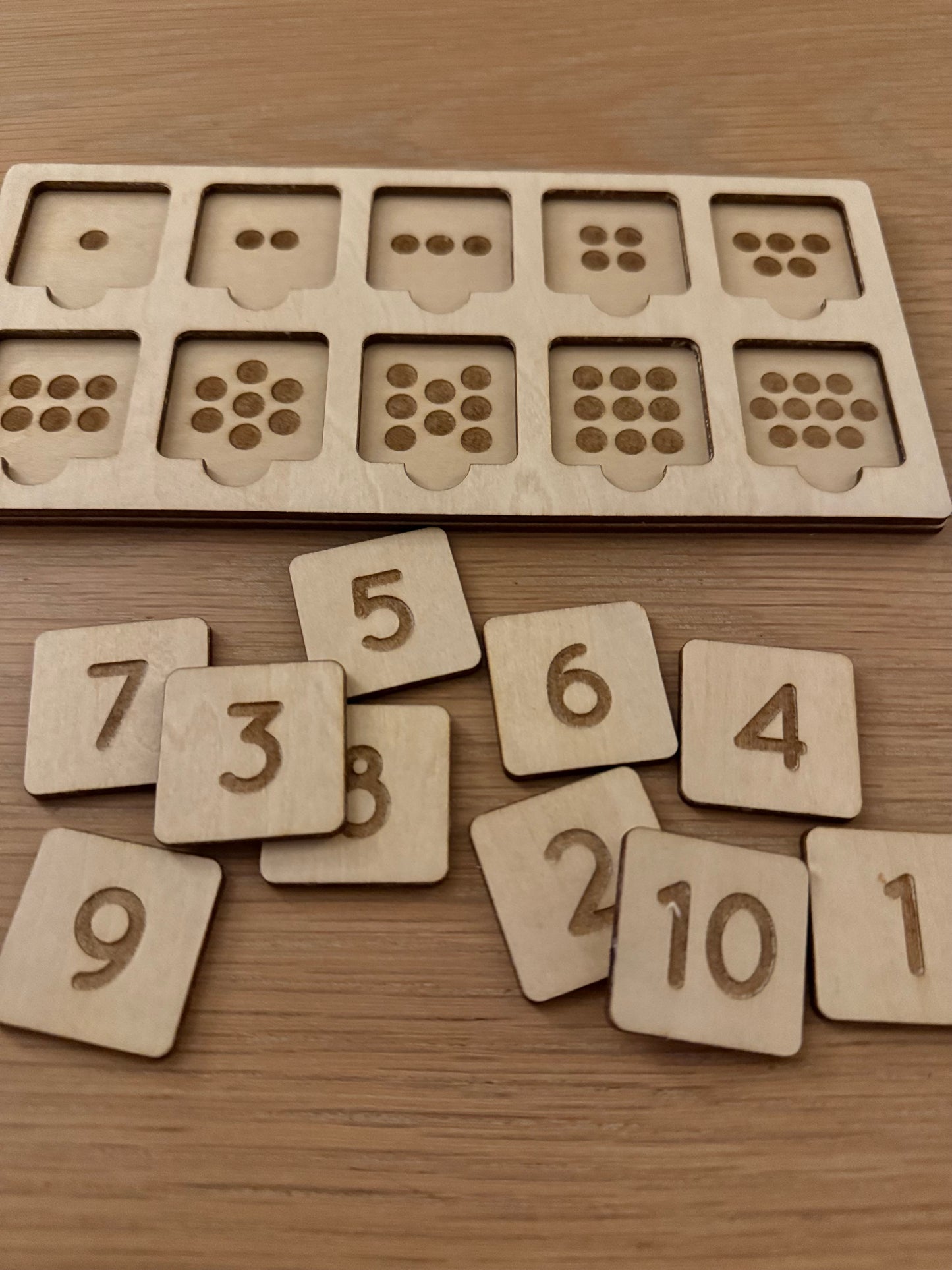 Wooden Number and Dice Game – Montessori-Inspired Learning Game (9.5×19.5 cm)