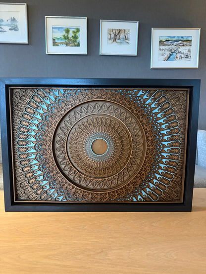 The One Color – 8-lags mandala i tre med turkis kontrast (60x45 cm)
